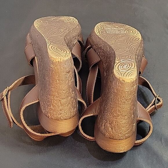 CLOUDWALKERS DOUBLE STRAP OPEN TOE WEDGE SANDAL - Picture 16 of 16